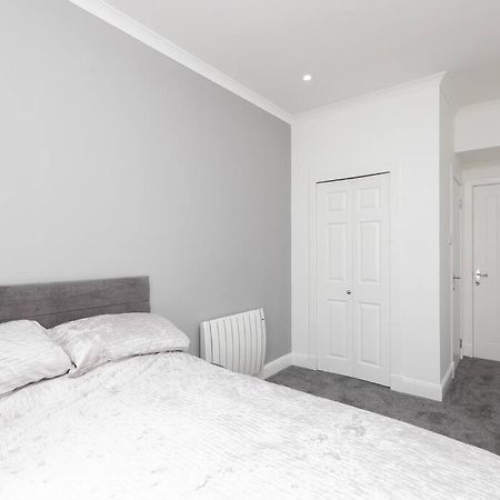 City Centre 2 Bedroom Flat Пърт Екстериор снимка